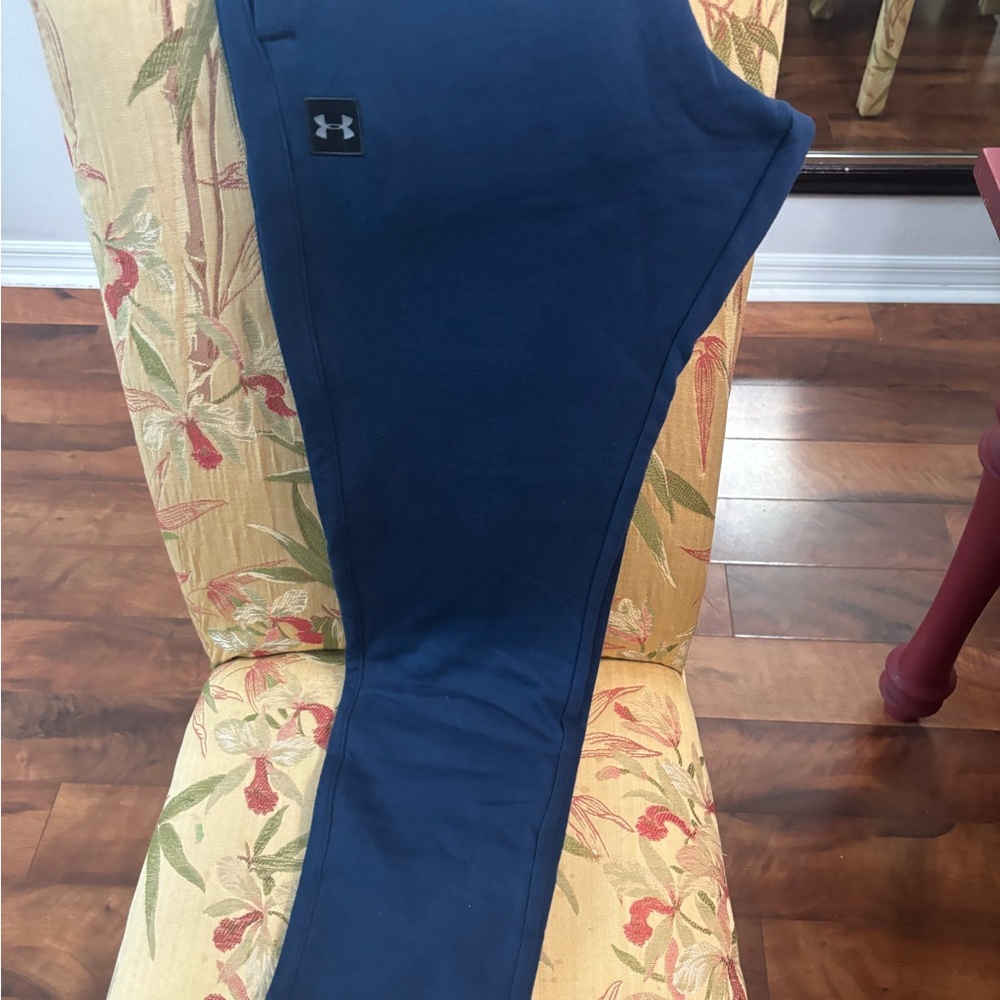 Under Armour Navy Blue Sweatpants | Size Large